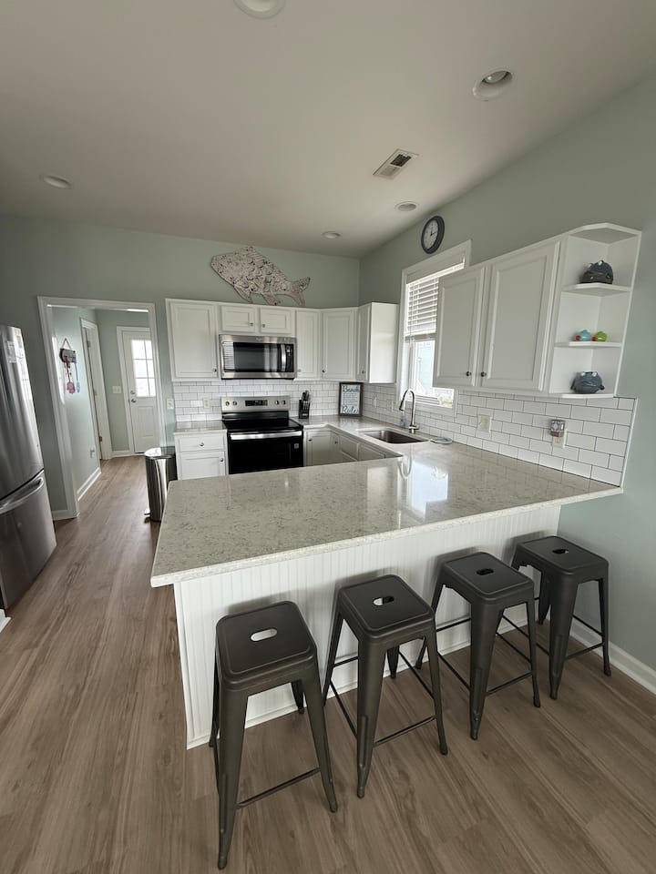 "Stay Salty" 2nd Row Home W/easy Beach Access - North Topsail Beach, NC