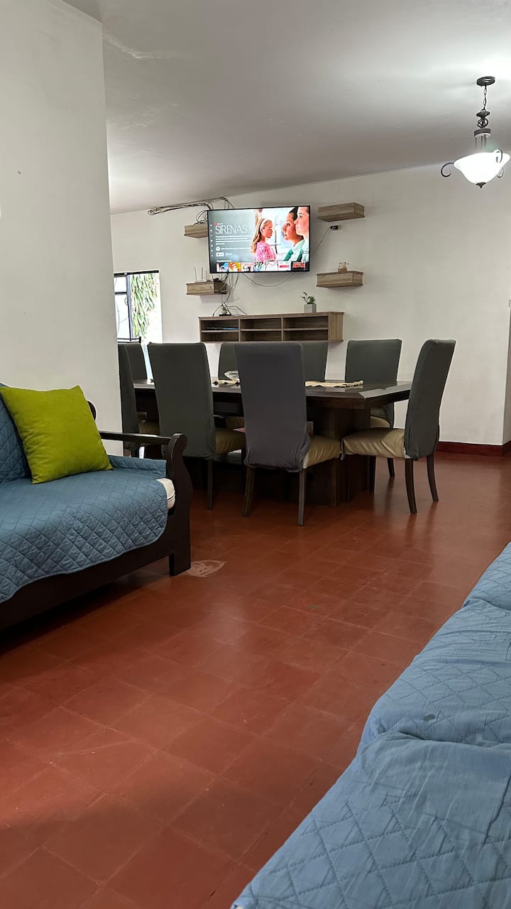 Centro Histórico Zona 1 Para 8 A 14 Personas - Ciudad de Guatemala