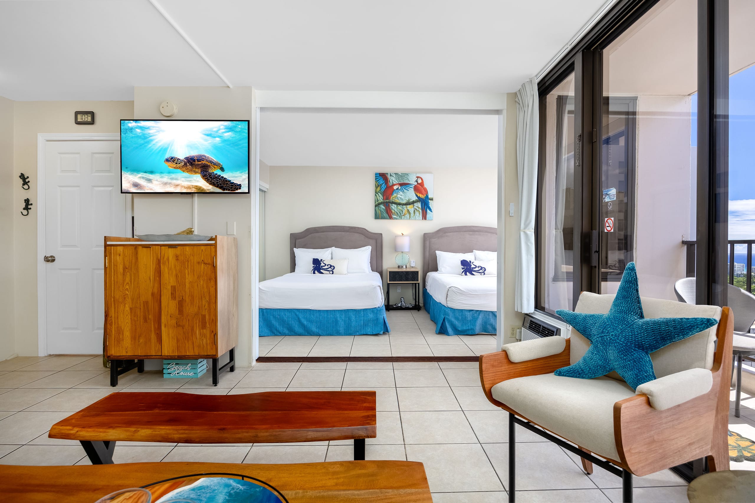 Condo in Honolulu · ★4.9 · 1 bedroom · 3 beds · 1 private bath - Image 8
