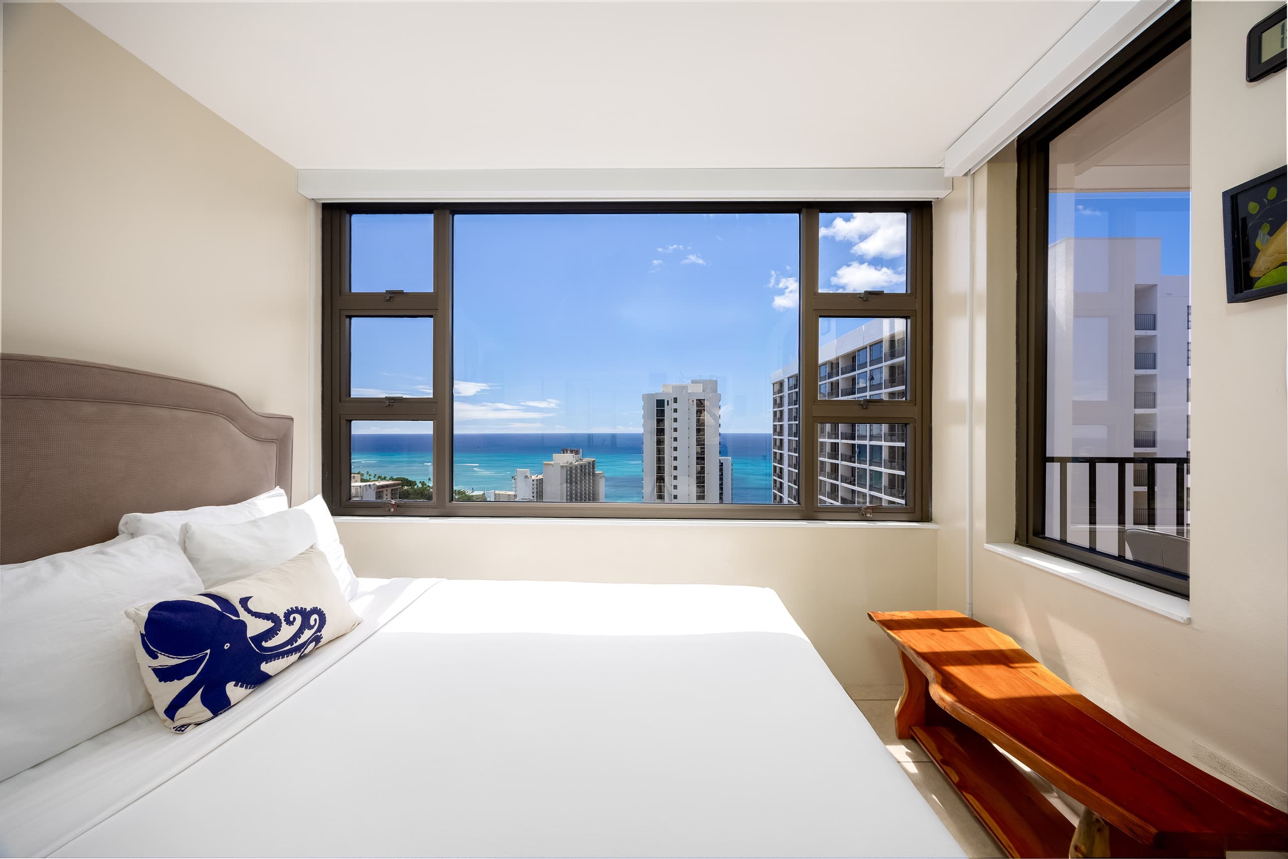 Condo in Honolulu · ★4.9 · 1 bedroom · 3 beds · 1 private bath - Image 31