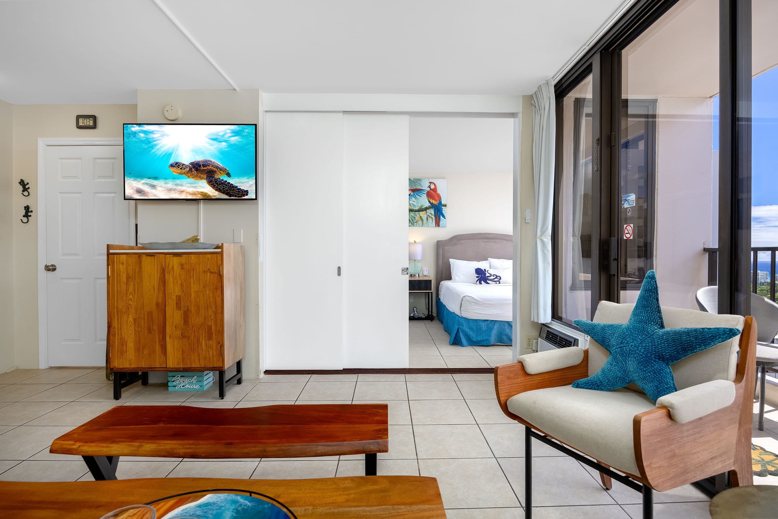 Condo in Honolulu · ★4.9 · 1 bedroom · 3 beds · 1 private bath - Image 9