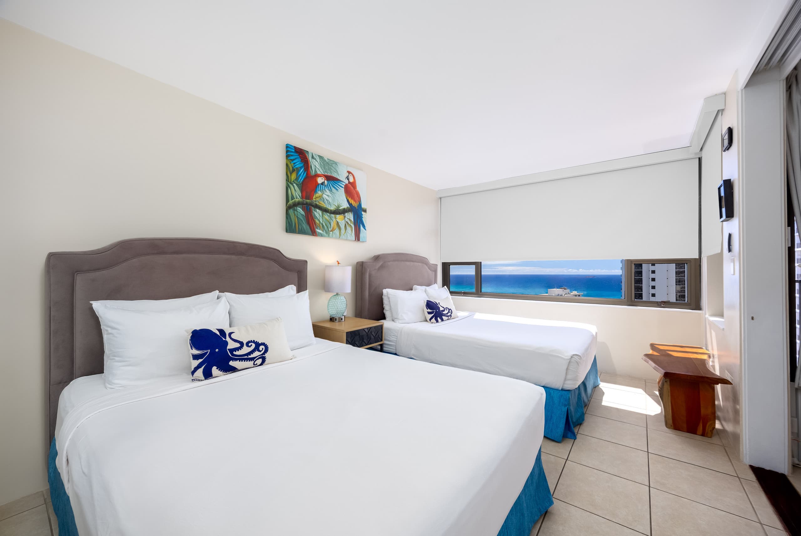 Condo in Honolulu · ★4.9 · 1 bedroom · 3 beds · 1 private bath - Image 32