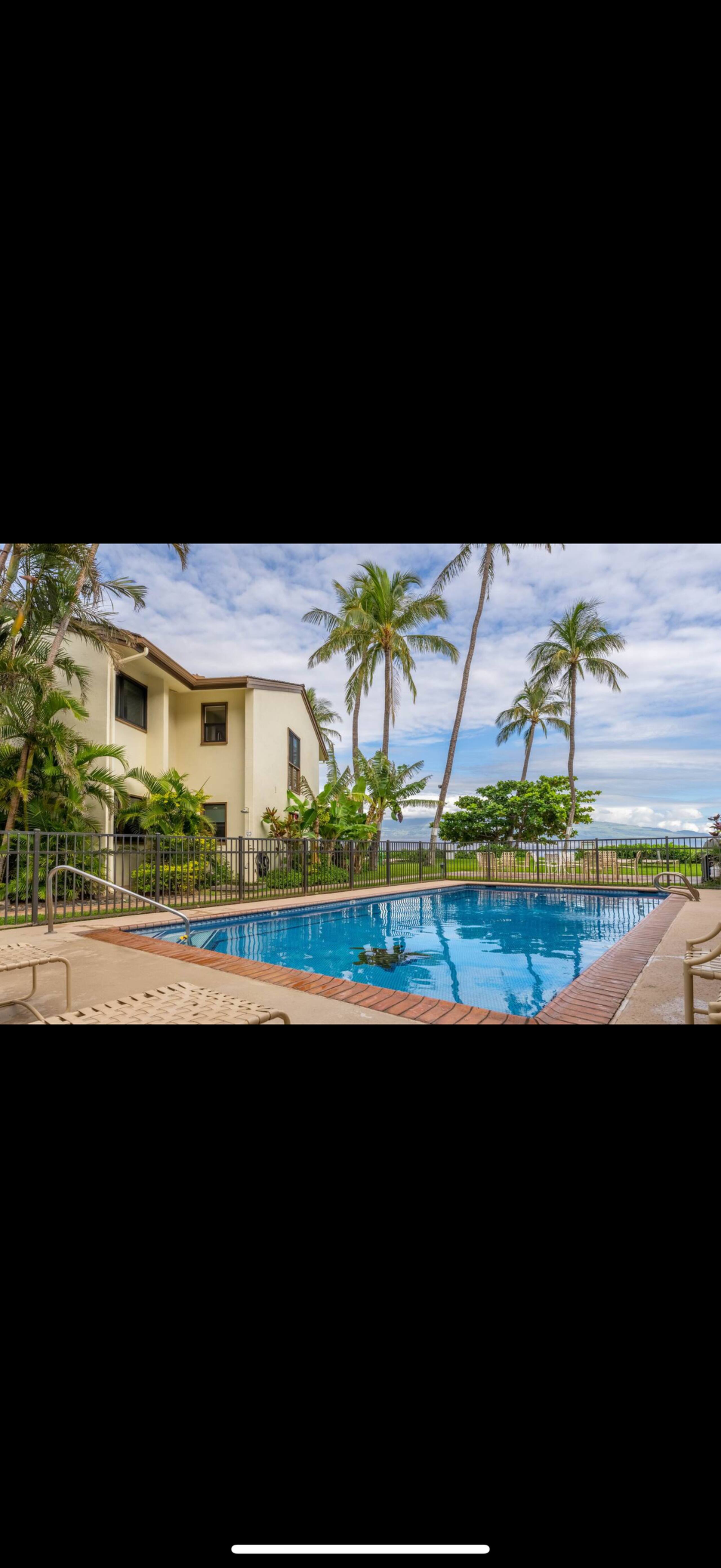 Condo in Wailuku · ★4.96 · 1 bedroom · 2 beds · 1 private bath - Image 11