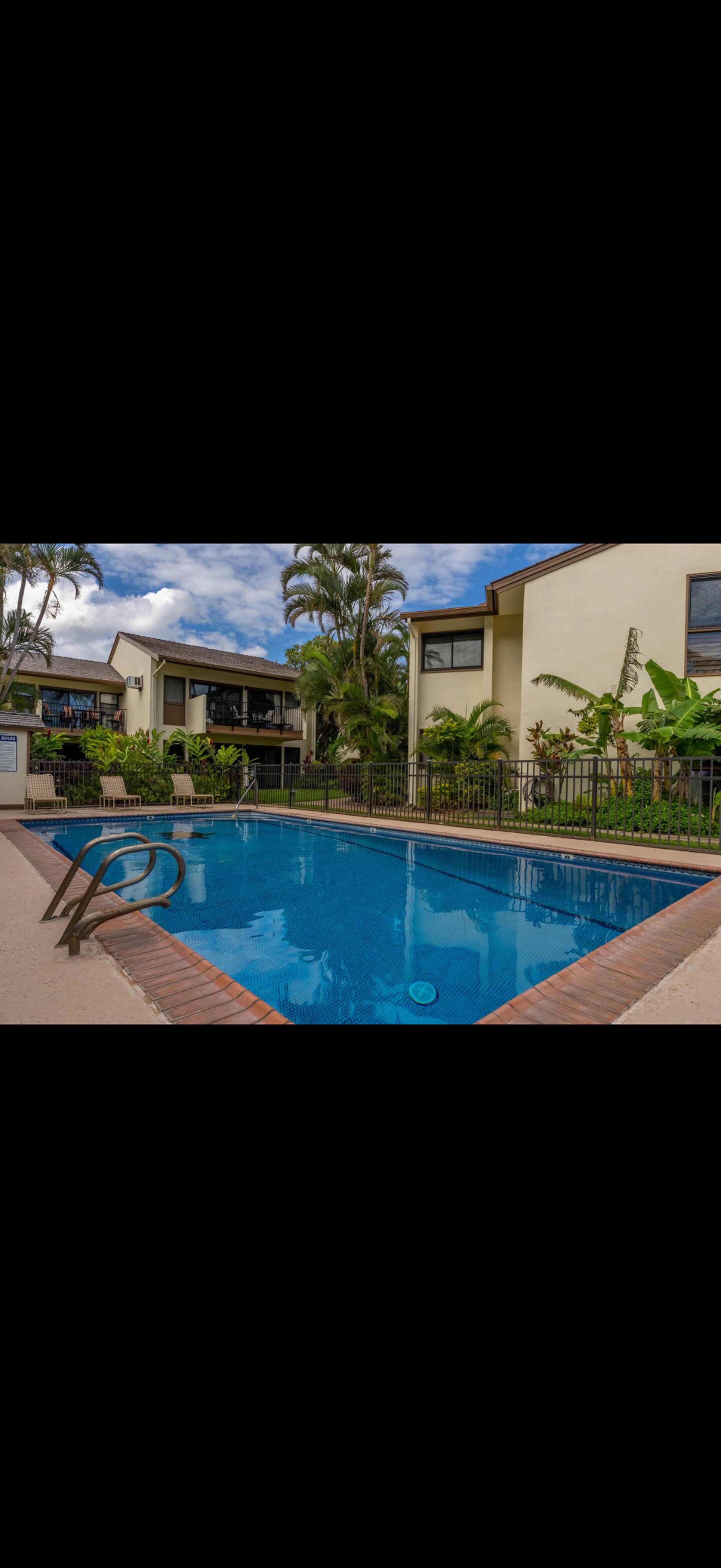 Condo in Wailuku · ★4.96 · 1 bedroom · 2 beds · 1 private bath - Image 8