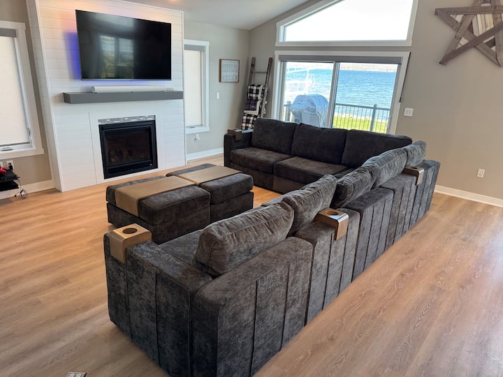Lake Sallie, King Bed, Sunsets, 4k Tv's - Luxury - Detroit Lakes, MN
