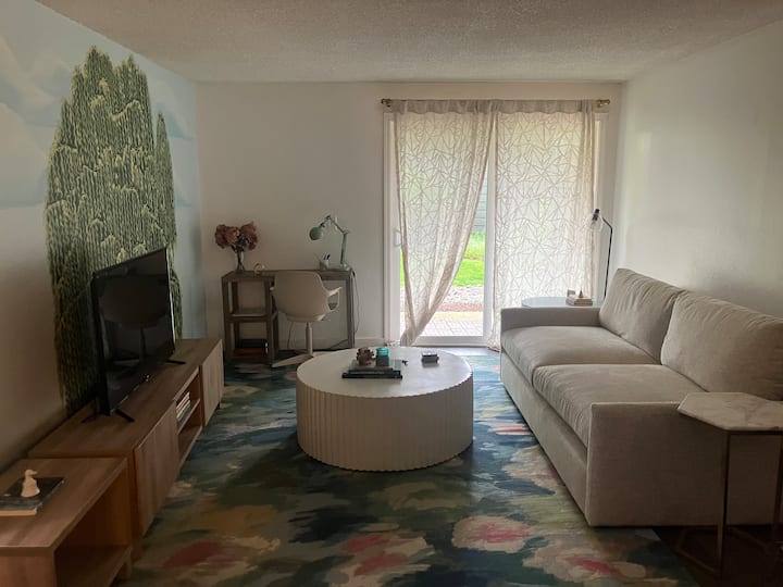 Cedar Hills Family Retreat | Quiet 2br Near Nature - Portland, OR