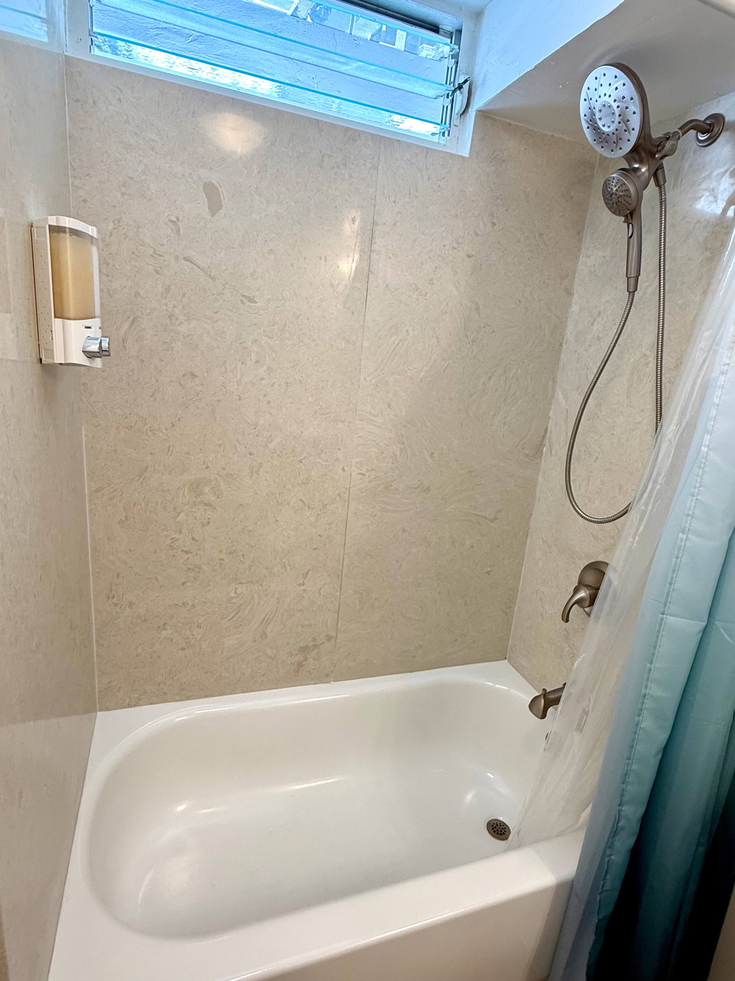 Condo in Honolulu · ★4.91 · Studio · 2 beds · 1 private bath - Image 14