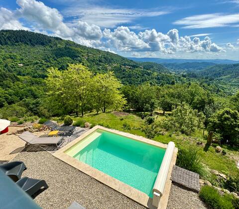 Chez Daniel et Marie in the heart of Ardeche nature.