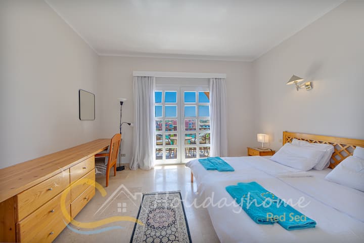 Schlafzimmer 1