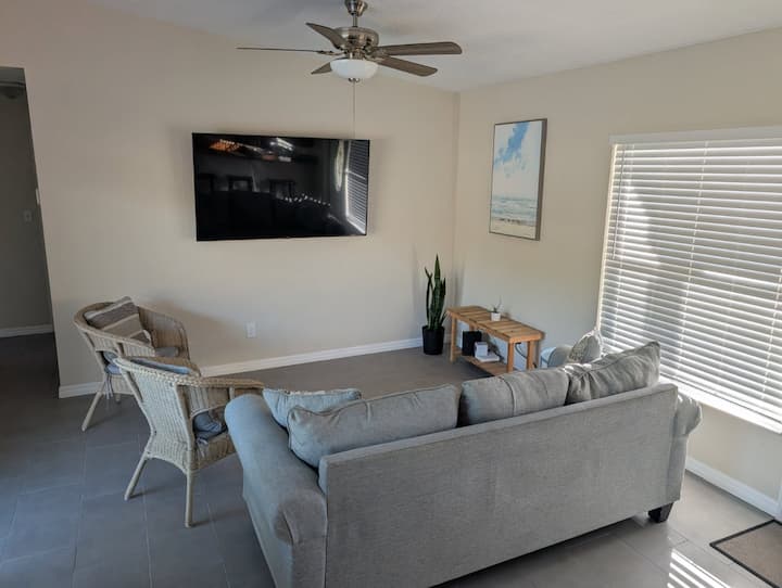 Pura Vida! Pool With Outdoor Kitchen & Bath - Merritt Island, FL