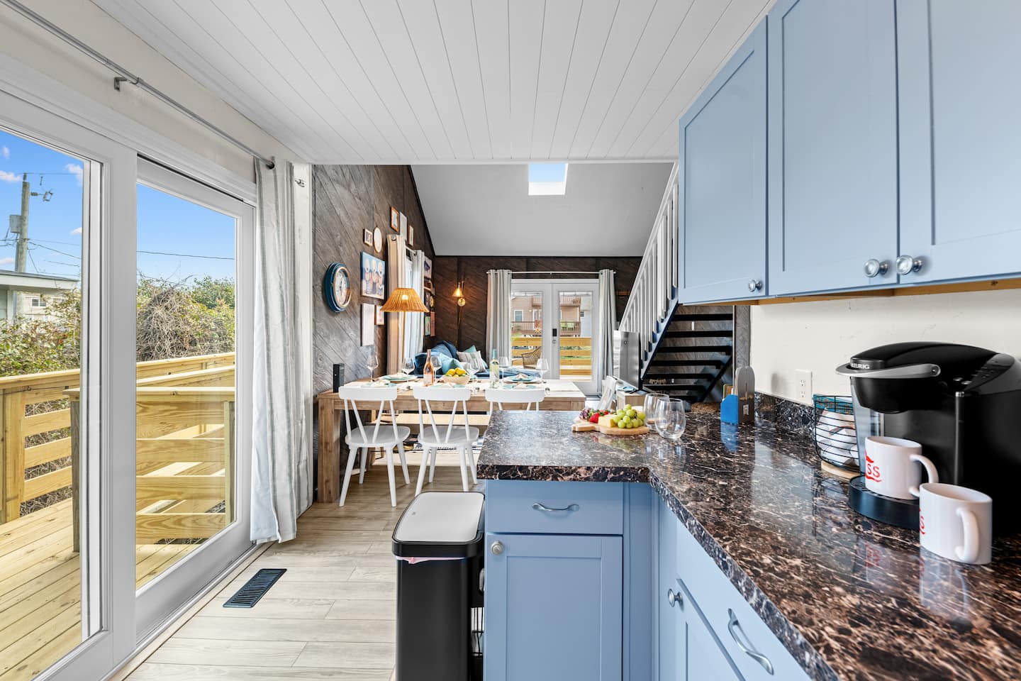 Full kitchen