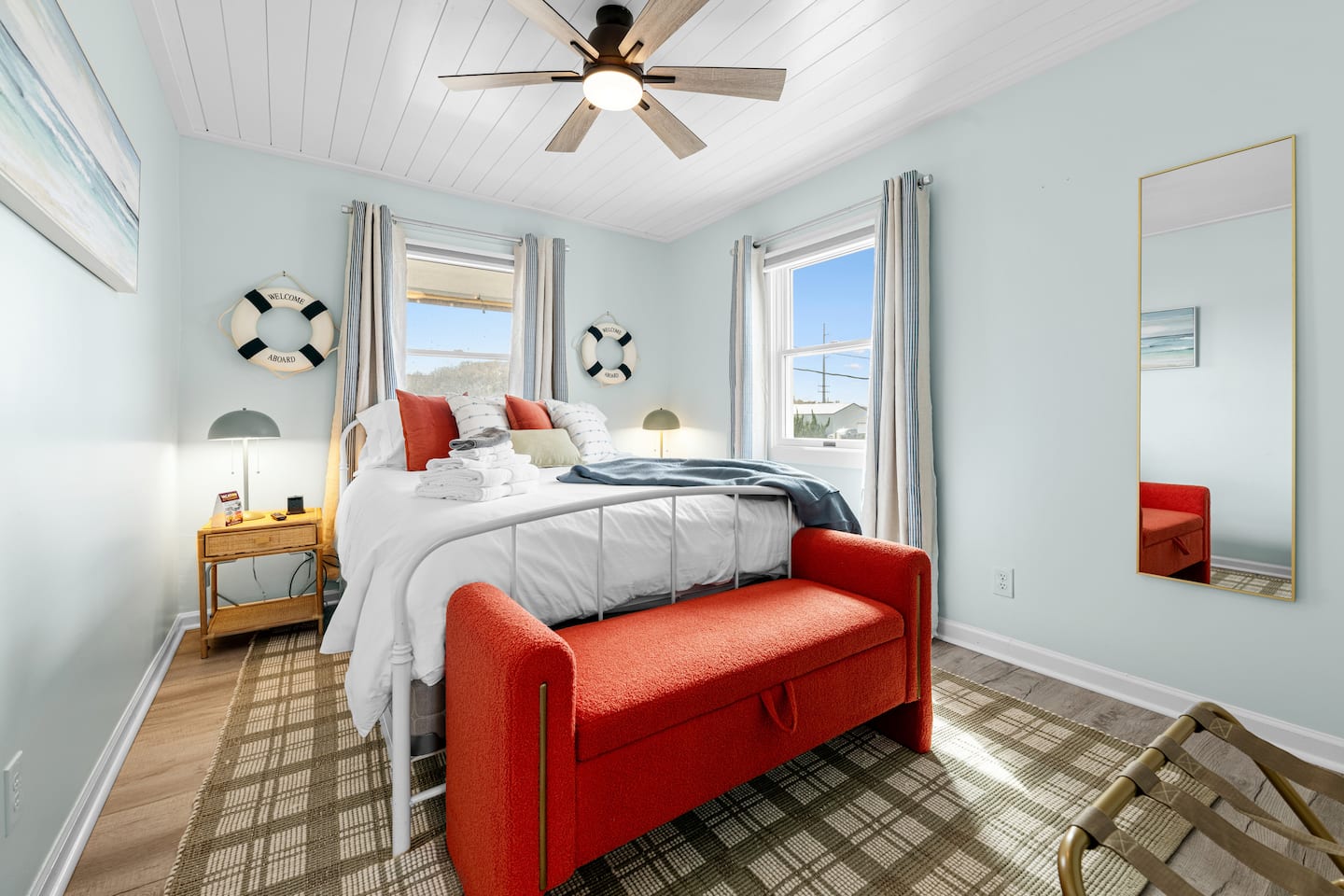 Queen bedroom
