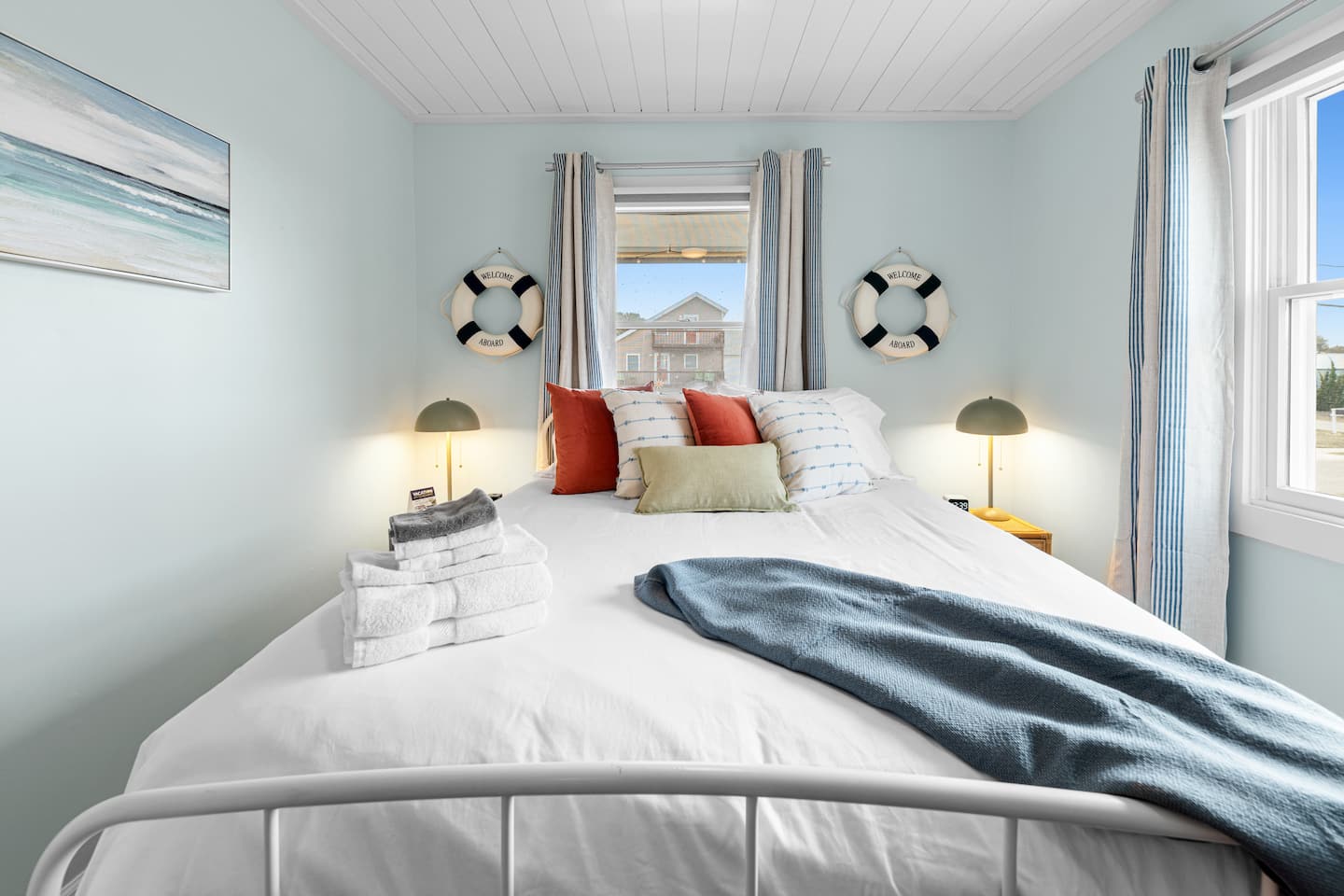 Queen bedroom