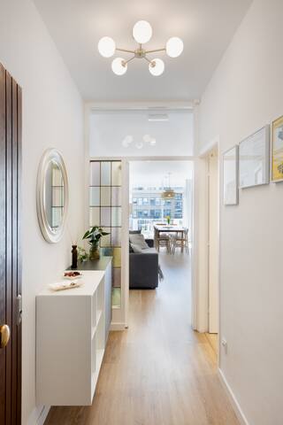 Spacious & Bright 4-Room Apartment in BCN Center gallery image 4