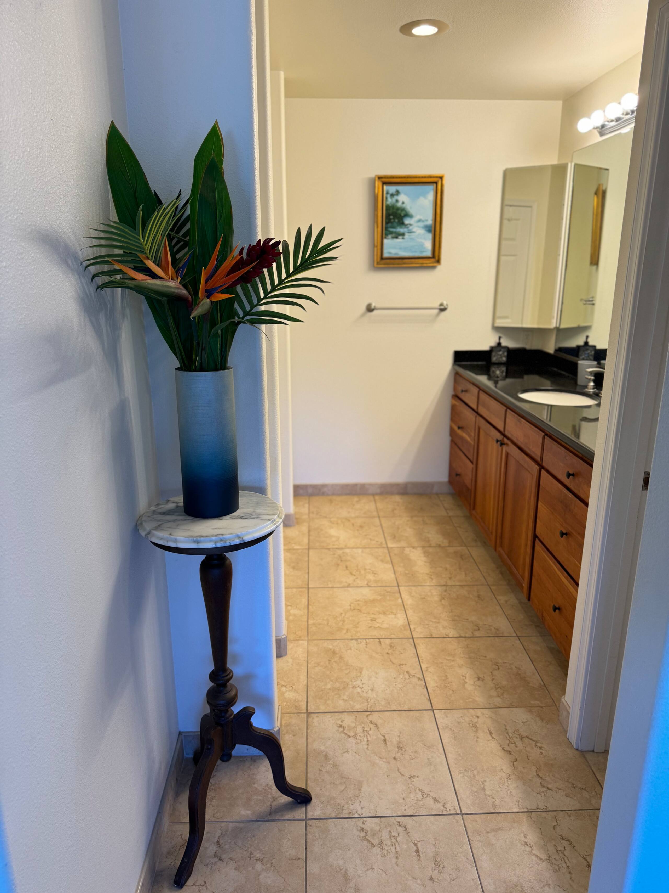Guesthouse in Kailua-Kona · ★4.86 · 2 bedrooms · 4 beds · 2 private baths - Image 10