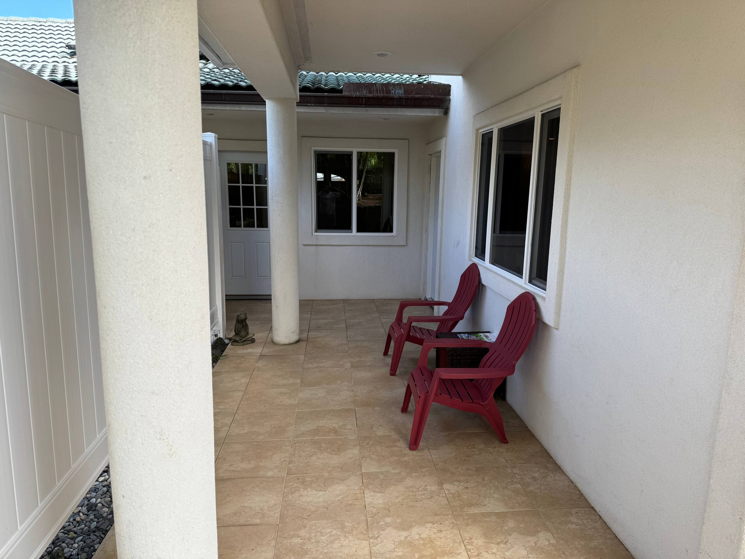 Guesthouse in Kailua-Kona · ★4.86 · 2 bedrooms · 4 beds · 2 private baths - Image 11