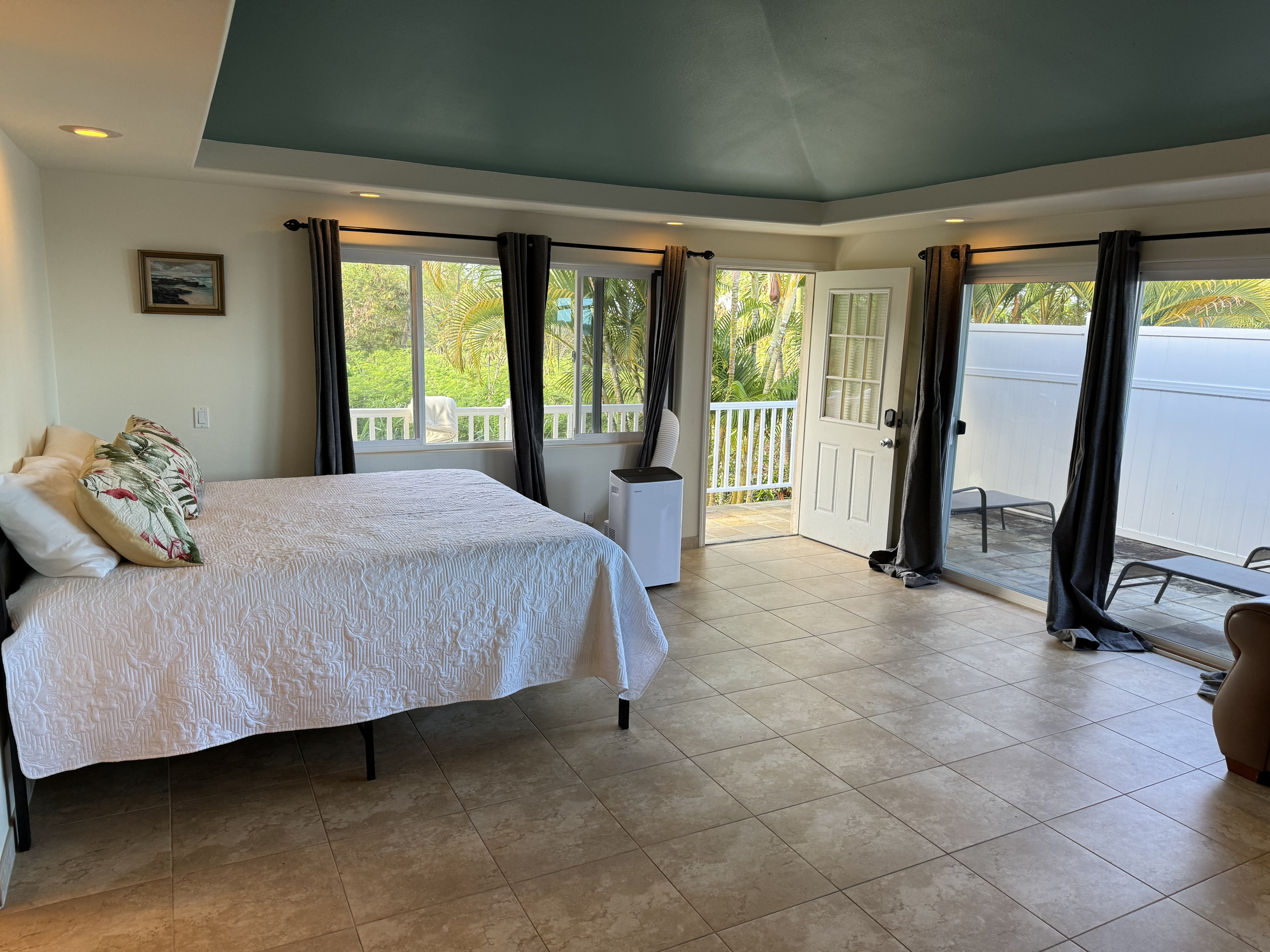Guesthouse in Kailua-Kona · ★4.86 · 2 bedrooms · 4 beds · 2 private baths - Image 7