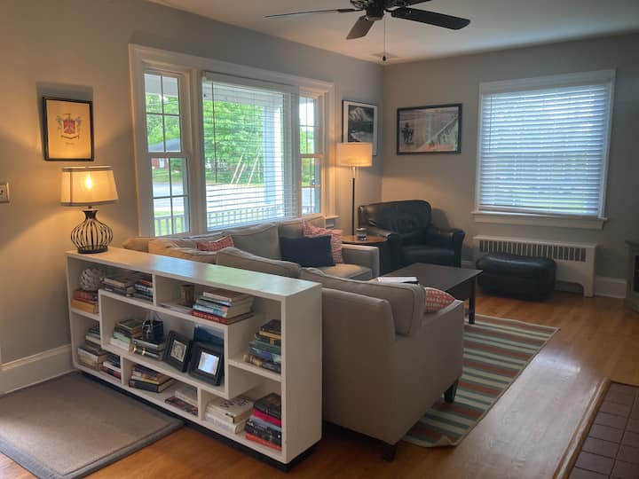 50's Cape Cod Close To Uva/downtown/ Barracks Road - Charlottesville, VA