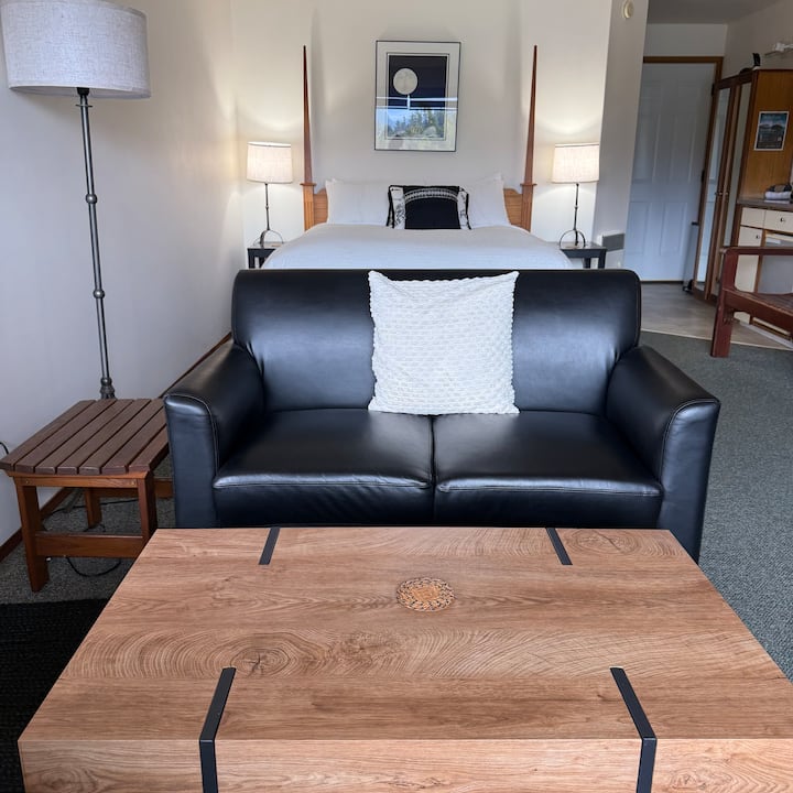 Stunning View And Private Deck From Loon Room - Tofino