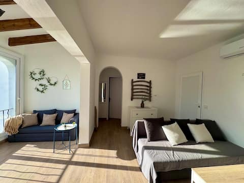 Propiedad de Airbnb exitosa: Lovely residential apartment with a pool en Alaior