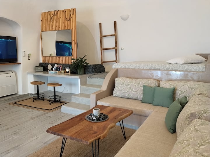 Santoneta Luxury Private Cave - Santorini