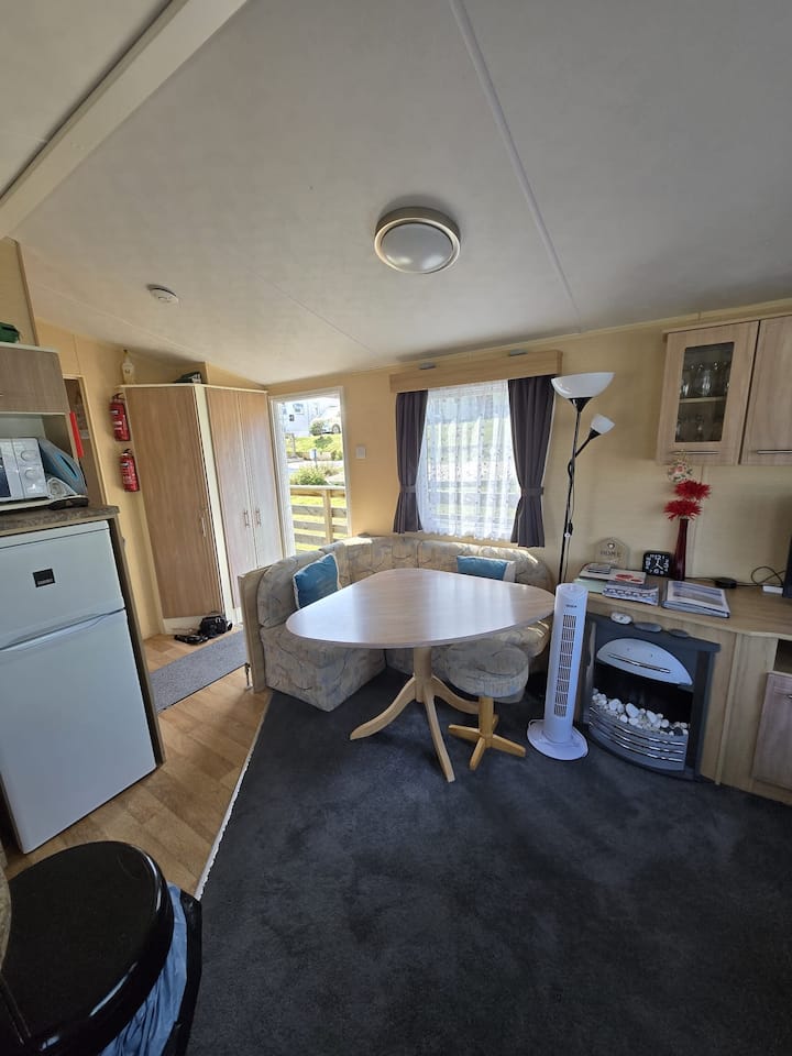 Static Caravan On Popular Site In Aberystwyth - Aberystwyth