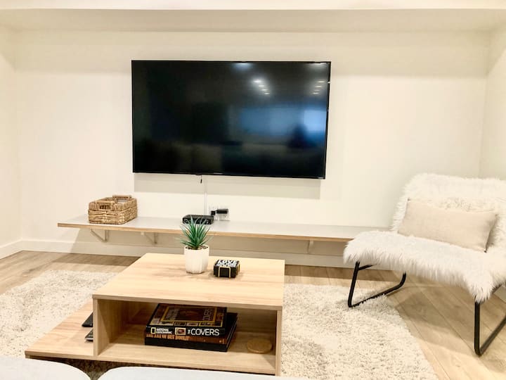 Colony Suite - Armstrong