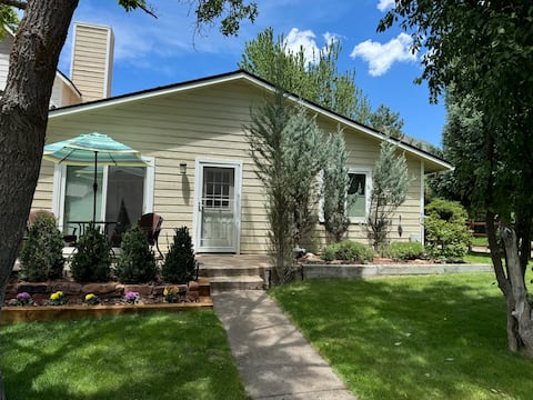 1 Bedroom Plus Entire Peaceful Home