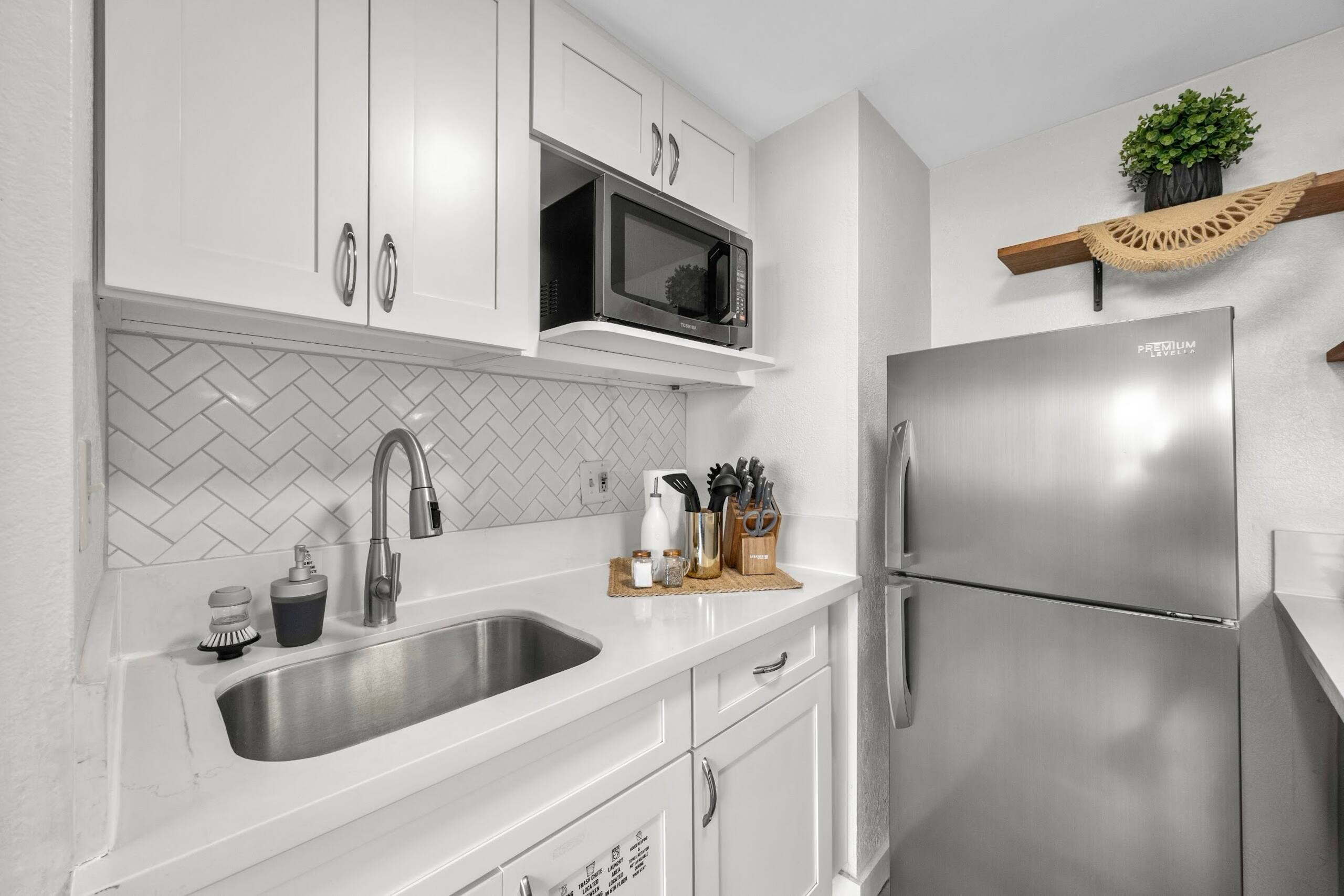 Condo in Honolulu · ★4.83 · 1 bedroom · 4 beds · 1 private bath - Image 23