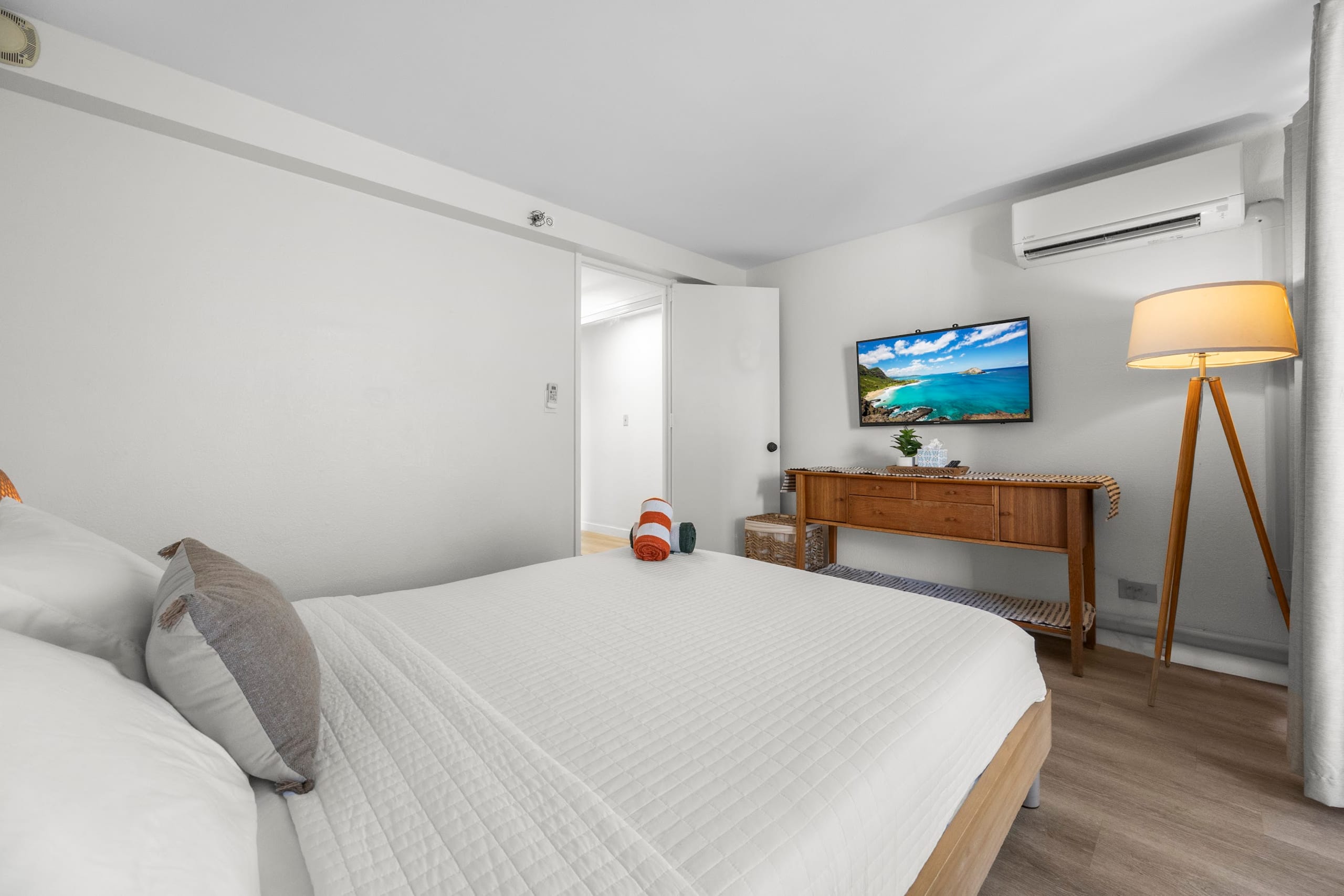 Condo in Honolulu · ★4.83 · 1 bedroom · 4 beds · 1 private bath - Image 41