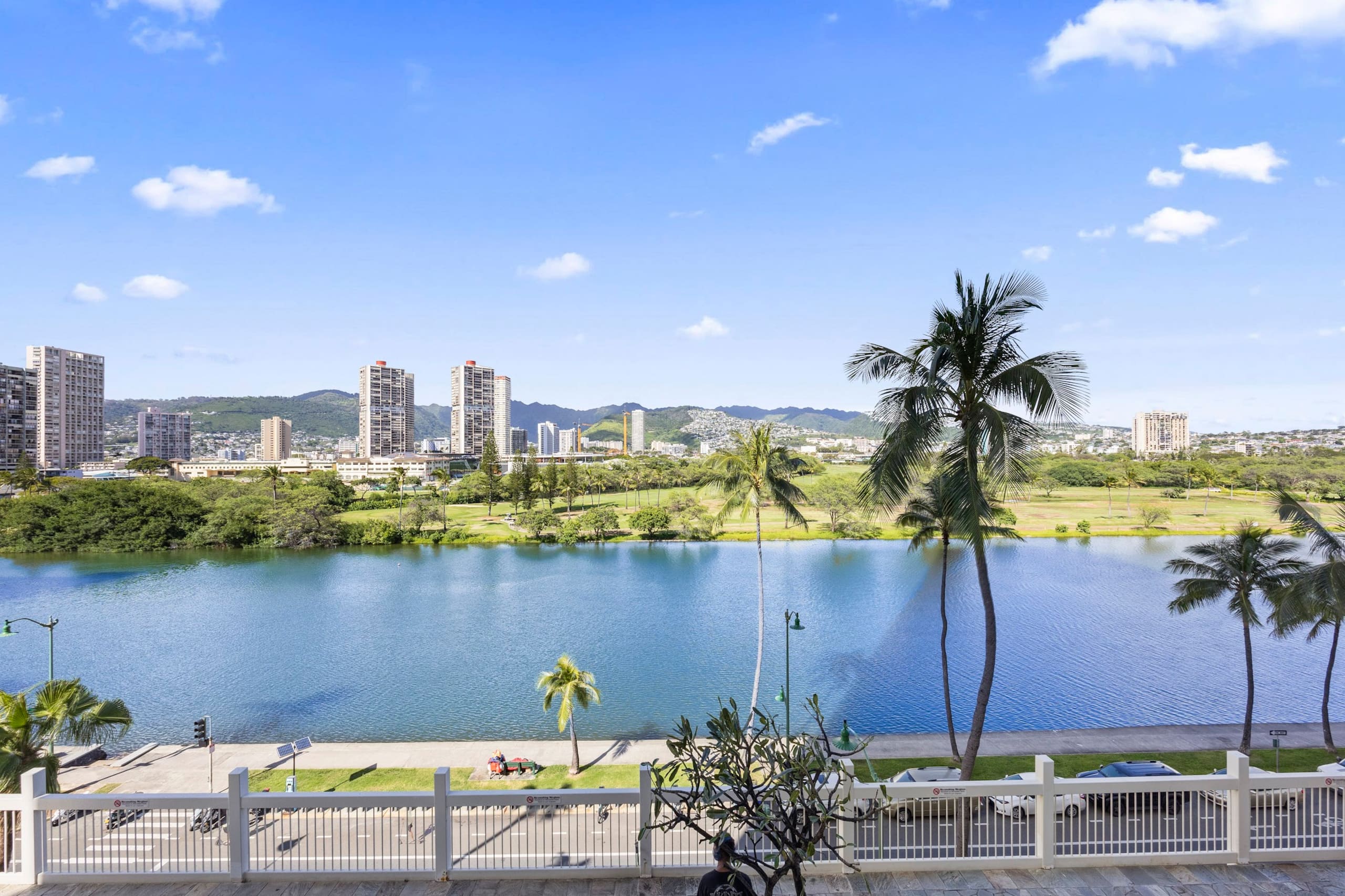 Condo in Honolulu · ★4.83 · 1 bedroom · 4 beds · 1 private bath - Image 15
