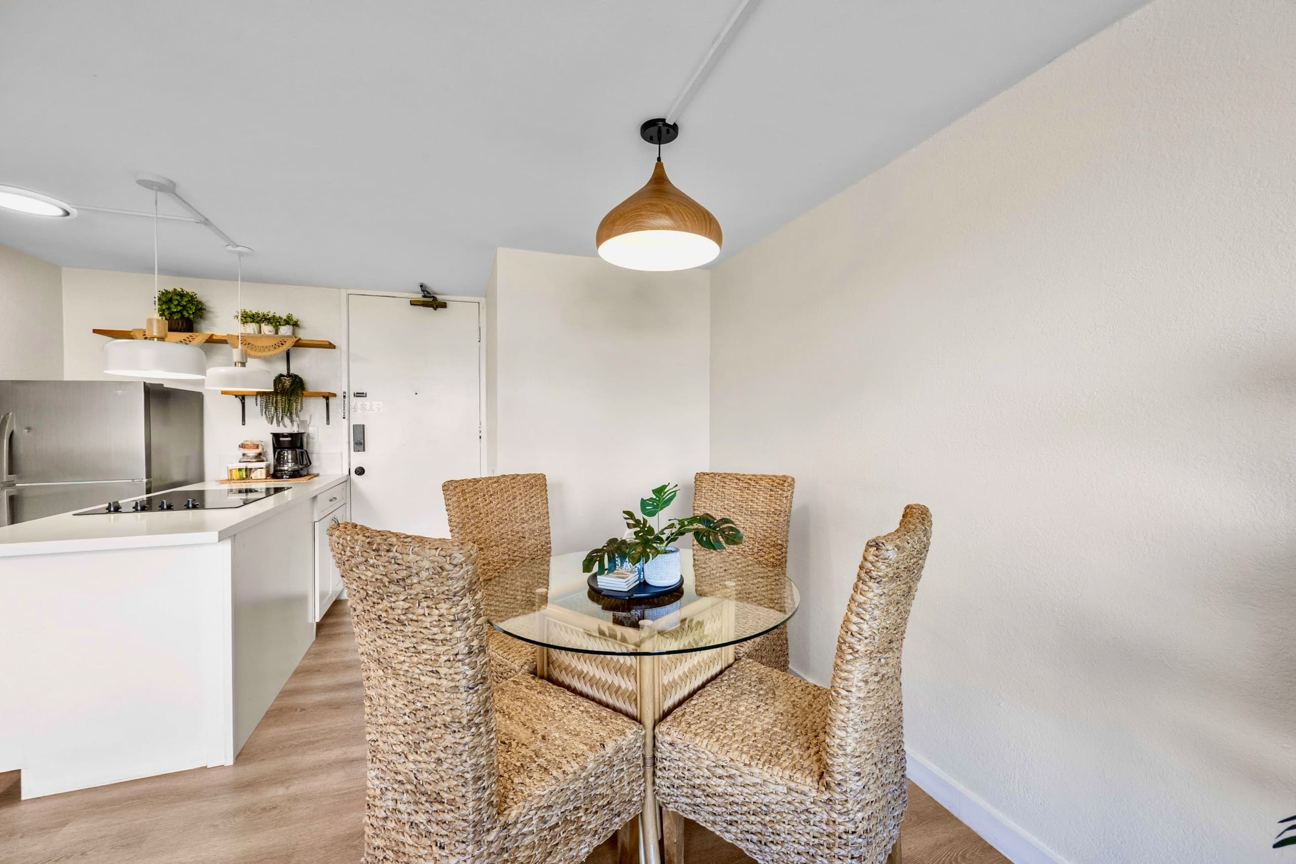 Condo in Honolulu · ★4.83 · 1 bedroom · 4 beds · 1 private bath - Image 37