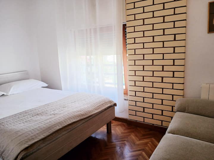 غرفة النوم 2