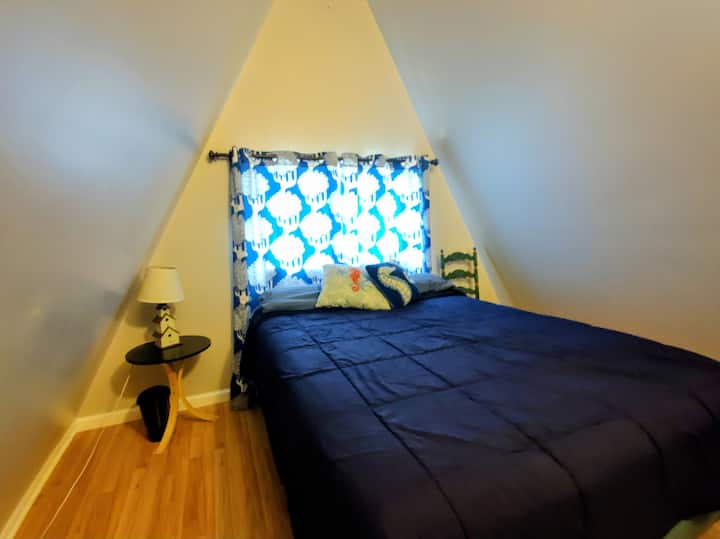 ชั้นสอง เตียงเต็มขนาด