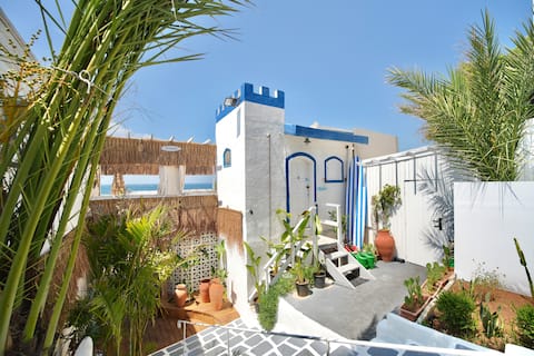 Sea-side Beach Chalet in Anfeh (Coral)