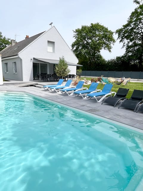 Cottages for 20 people with indoor heated swimming pool