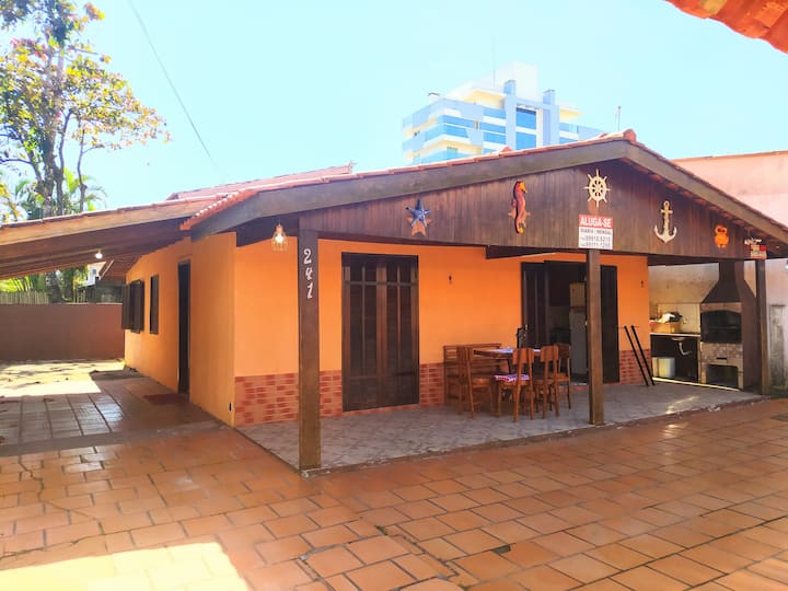 Casa Agradável No Centro De Caiobá Com Garagem - Guaratuba