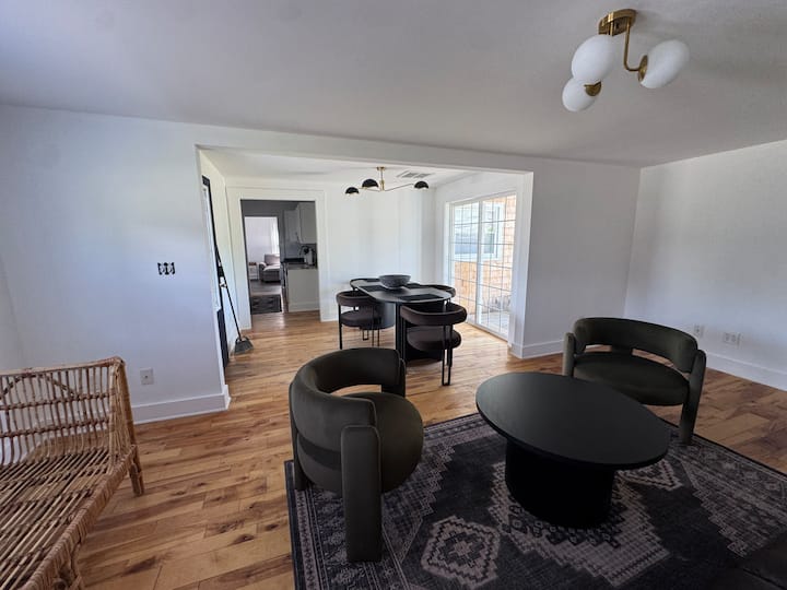 Cozy 3 Bd Cottage Close To Saratoga & Lake George - 6 Flags Queensbury Amusement Park