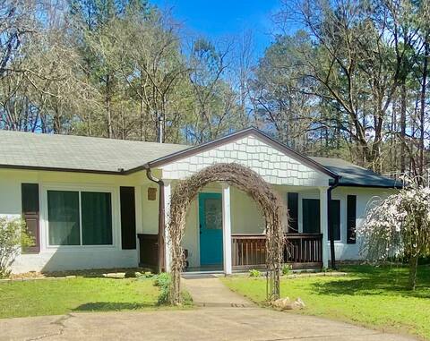 Cottage by Park Trails Kid Frndly! Near DT Acworth