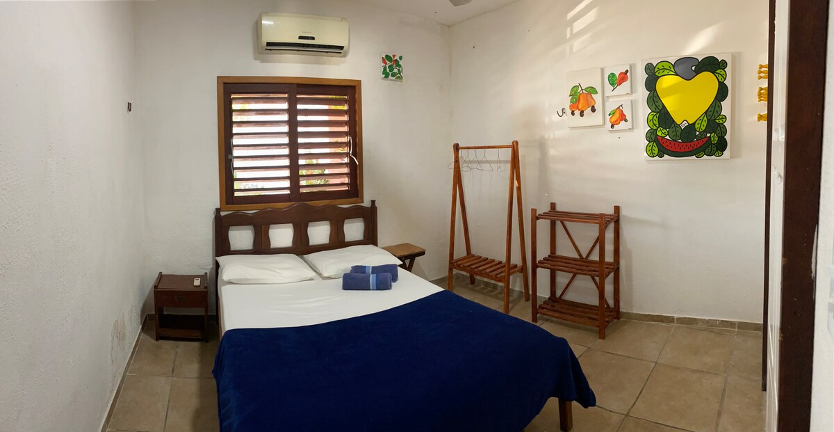 ️ Spálňa 2 (apartmán) – 1 manželská posteľ + 1 *extra* jednolôžko. Klimatizované prostredie.