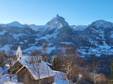 Epic views, spacious Apt. Perfect Fam. & Friends