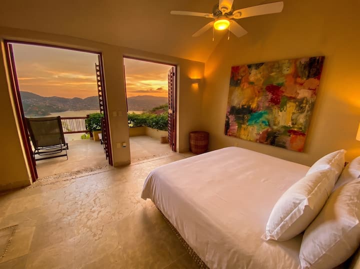 Luxury Home with Breathtaking Views in Zihuatanejo - Houses for