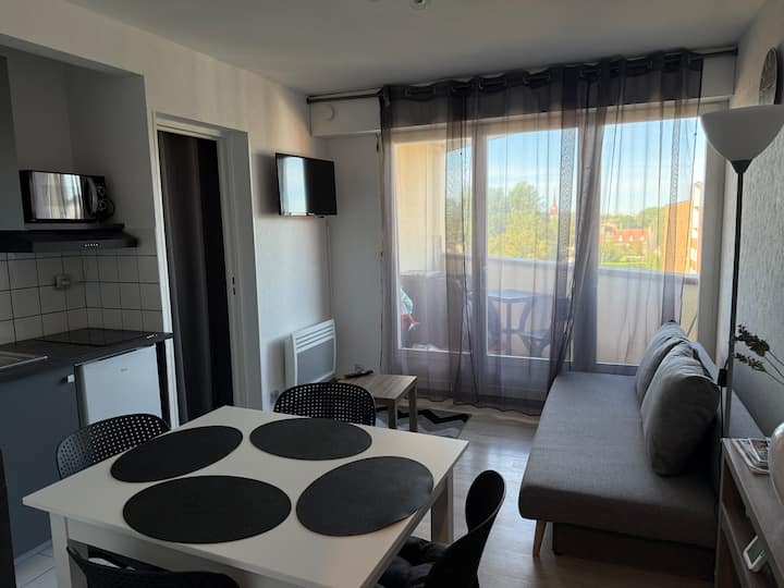 Cabourg F2 Face Centre, Aqualudique, Mer à 700 M - Calvados