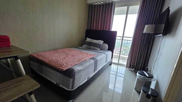 Tanglin 2br A Pakuwon Mall Wi-fi Hotwater Netflix - Surabaya