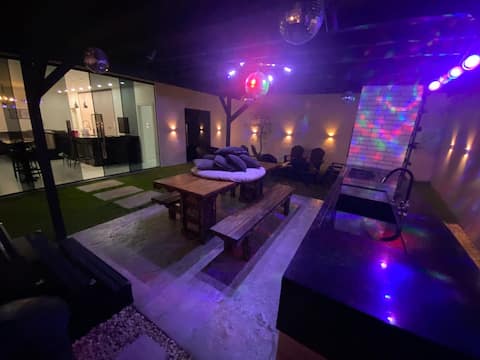 HOUSE C/ 02 JACUZZI, FIREPLACE, PERGOLA ILUM. PARTY