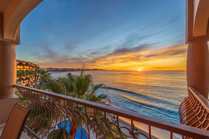 Las Olas Beachfront, A Surfers Paradise! - San José del Cabo