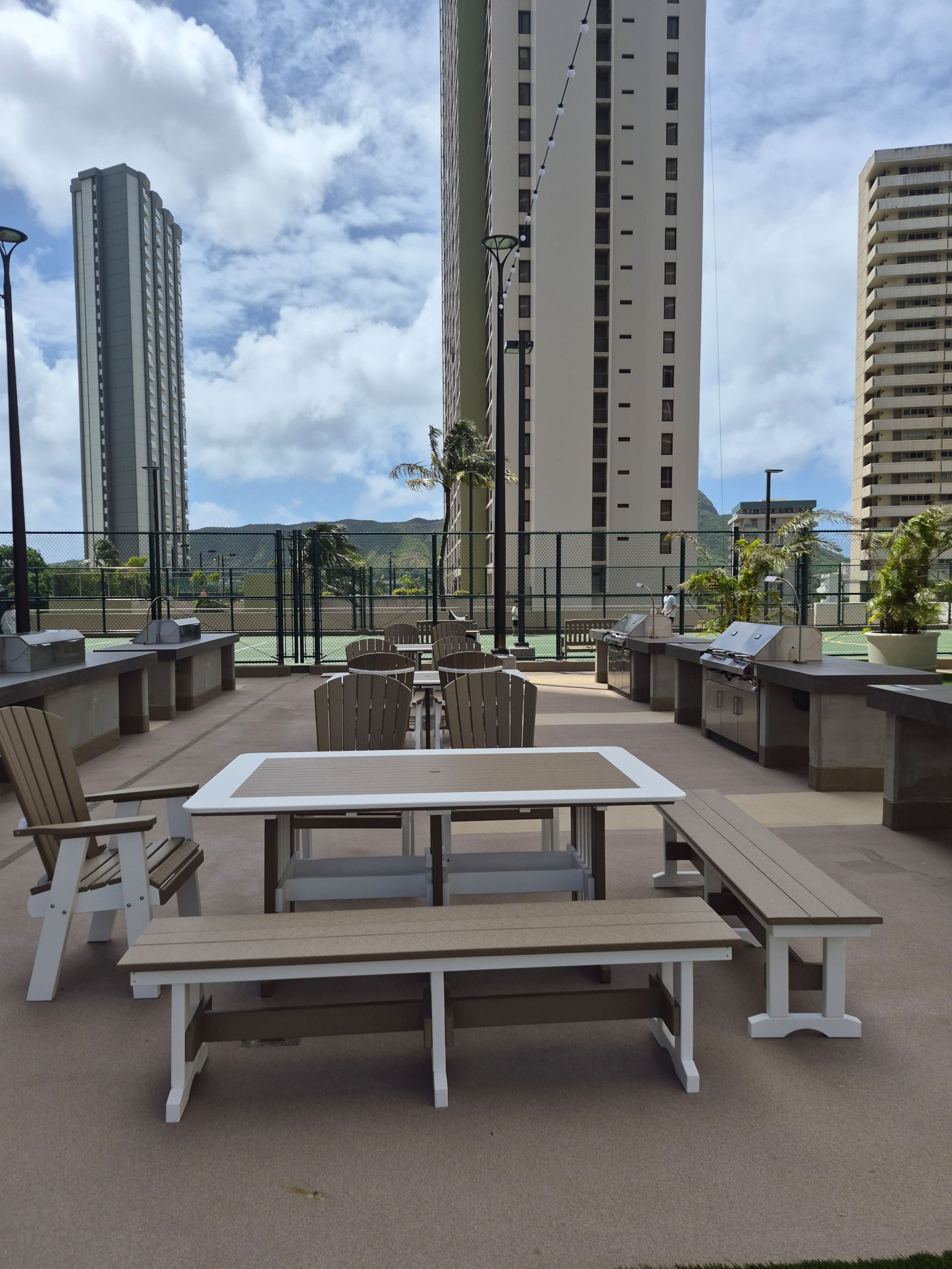 Condo in Honolulu · ★4.65 · 1 bedroom · 3 beds · 1 shared bath - Image 11