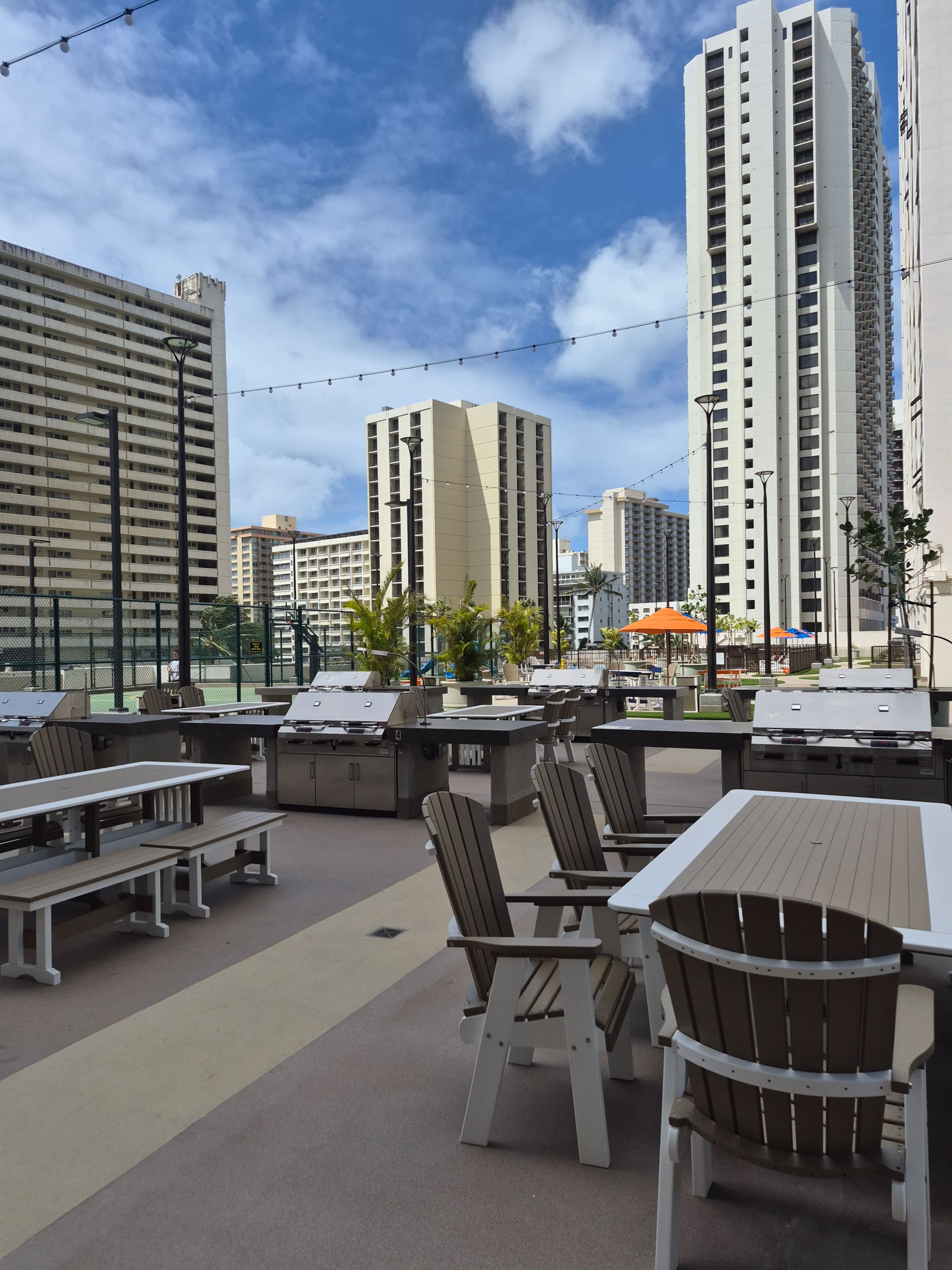 Condo in Honolulu · ★4.65 · 1 bedroom · 3 beds · 1 shared bath - Image 8