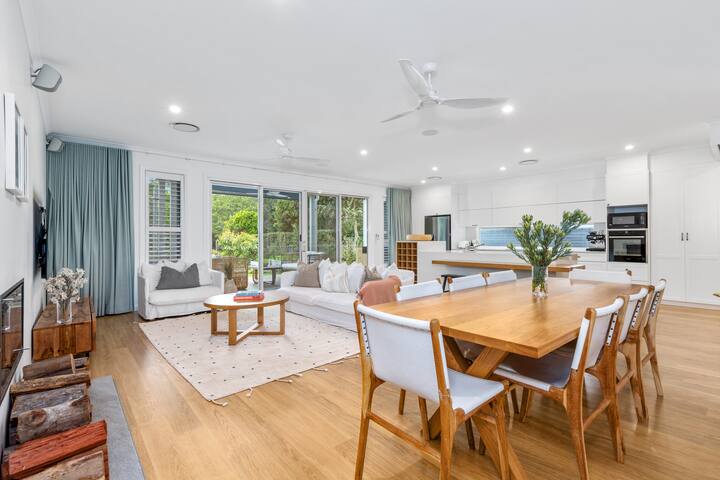 The Beech House – Beachfront Home gallery image 5