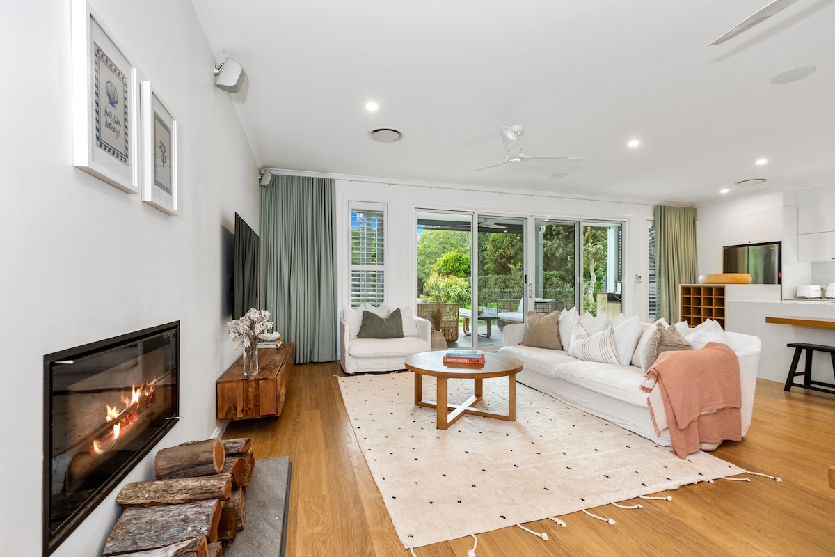 Popular Airbnb listing: The Beech House - Beachfront Home in Casuarina